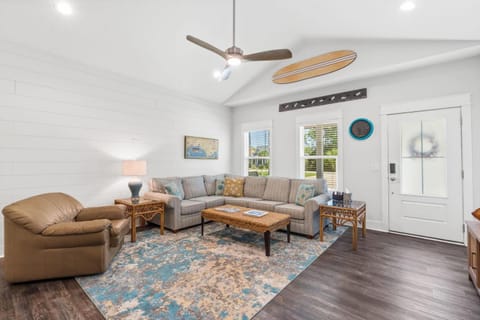 Reminiscing-3BR-close to SGI House in Saint George Island