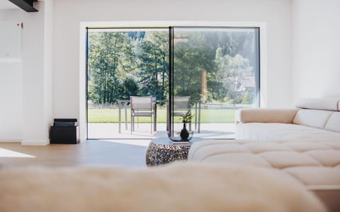 Living room, Photo of the whole room, Seating area