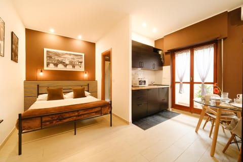 Bed, Kitchen or kitchenette, Photo of the whole room, Dining area, Bedroom