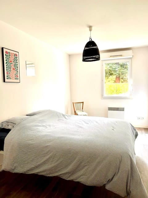 Appartement Spacieux avec jardin, à 5 min à pied de l'abbaye aux Dames et 10 min à pied du centre ville Apartment in Caen