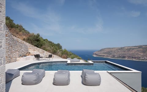 Nearby landmark, Day, Natural landscape, View (from property/room), Balcony/Terrace, Mountain view, Pool view, Sea view, Swimming pool, sunbed