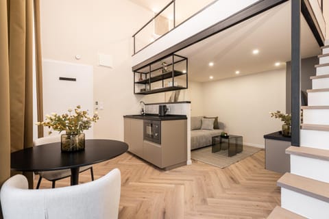 Kitchen or kitchenette, Living room, Photo of the whole room, Seating area, Dining area