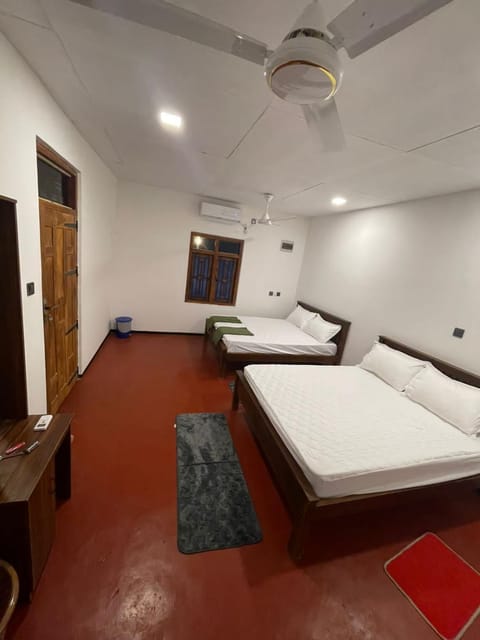 Bed, Photo of the whole room, Bedroom, fireplace, air conditioner