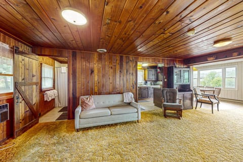 The Cottage House in East Jordan