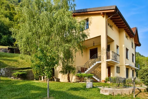 Property building, Day, Garden