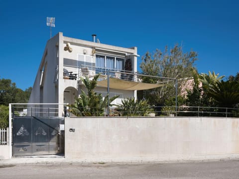 Property building, Facade/entrance, Off site