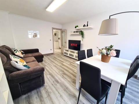 TV and multimedia, Living room, Dining area