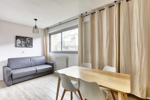 Appartement cosy entre La Villette et Buttes-Chaumont Apartment in Paris