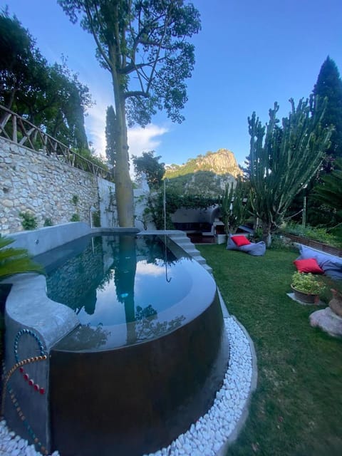 Villa Luna Rossa, Capri Apartment in Capri