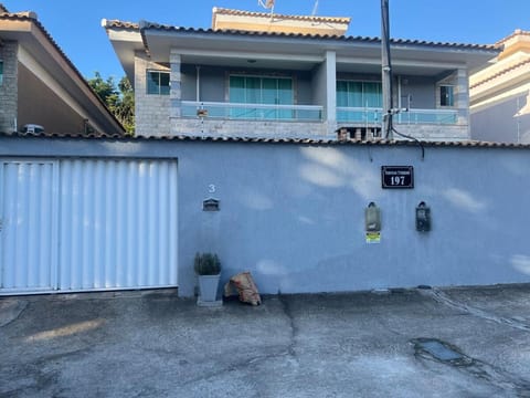 Estilo e Conforto Perto da Praia House in São Pedro da Aldeia