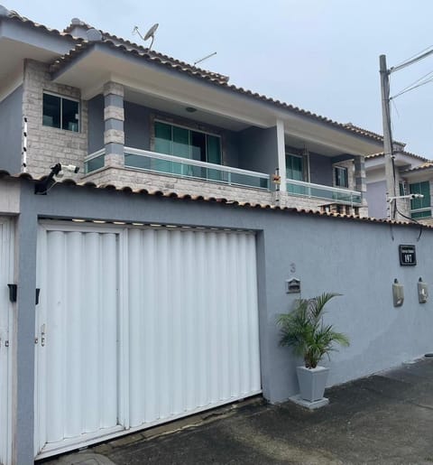 Estilo e Conforto Perto da Praia House in São Pedro da Aldeia