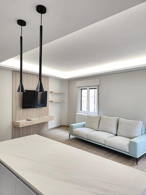 TV and multimedia, Kitchen or kitchenette, Living room, Seating area, Dining area