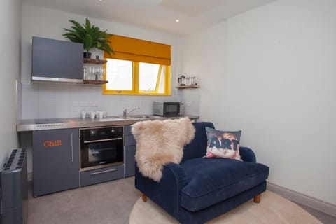 Kitchen or kitchenette, Living room