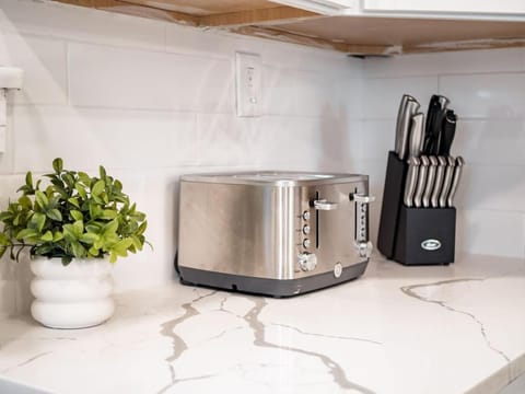 Oakwood Charm Family-Friendly 3BR Getaway House in Ohio