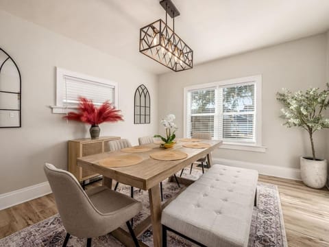 Oakwood Charm Family-Friendly 3BR Getaway House in Ohio