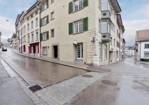 Property building, Day, Neighbourhood, Street view, Parking