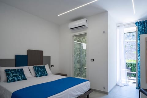 Bed, Bedroom, air conditioner