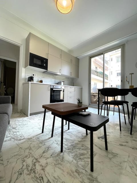 Kitchen or kitchenette, Living room, Dining area, oven, stove