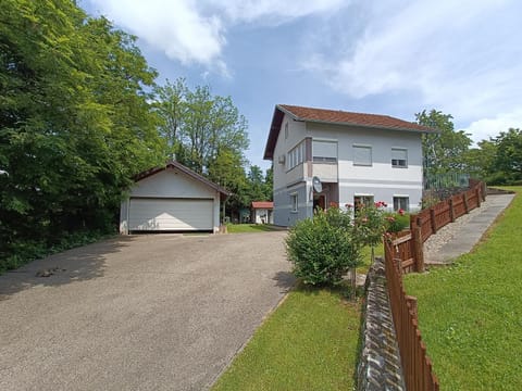 Property building, Garden view, Parking