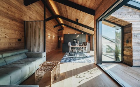 View (from property/room), Balcony/Terrace, Living room, Seating area