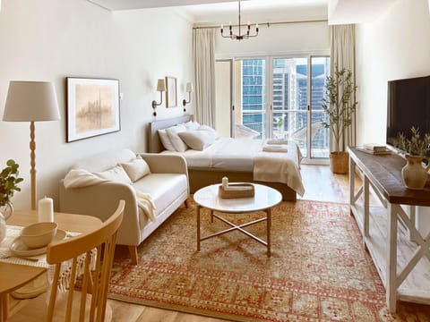 Bed, TV and multimedia, Living room, Photo of the whole room, Seating area, Bedroom