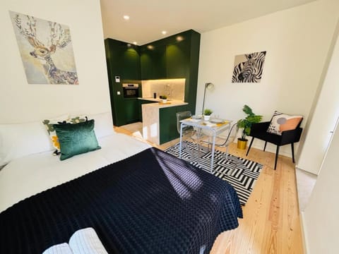 Bed, Seating area, Dining area, Bedroom