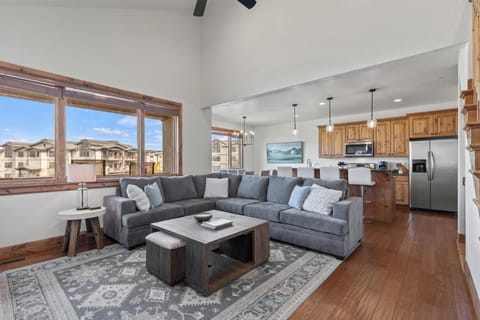 Mountain Escape Townhome Deer Valley East Village House in Jordanelle Reservoir