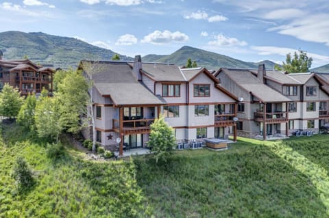 Mountain Escape Townhome Deer Valley East Village House in Jordanelle Reservoir