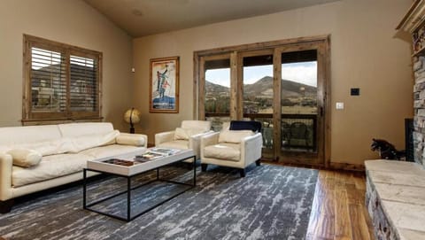 Deer Valley Lakeside Ski House Sleeps 16 House in Jordanelle Reservoir