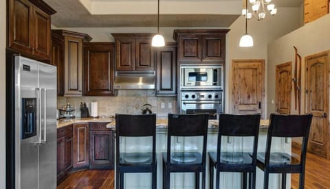 Deer Valley Lakeside Ski House Sleeps 16 House in Jordanelle Reservoir