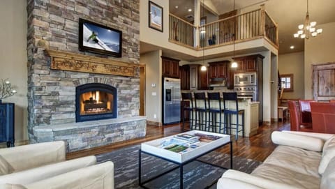 Deer Valley Lakeside Ski House Sleeps 16 House in Jordanelle Reservoir