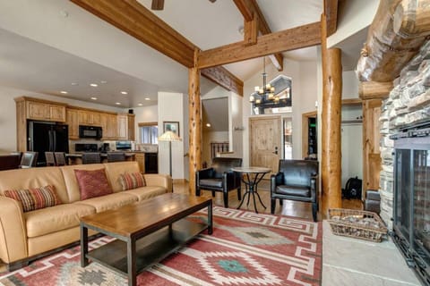 Vista Views Pet Friendly House in Summit Park