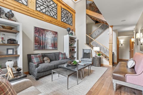 Zermatt Luxury Chalet Sleeps 14! House in Midway