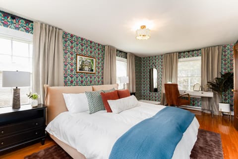 Hoosier Memories - Firepit, Pool Table, Steps to Campus House in Bloomington