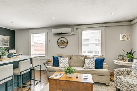 2 Mi to Ark Encounter Condo on Main Street! Apartment in Williamstown