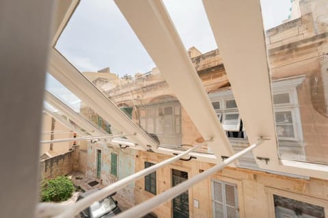 View (from property/room), Balcony/Terrace, Quiet street view