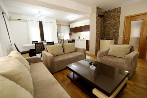 Kitchen or kitchenette, Living room