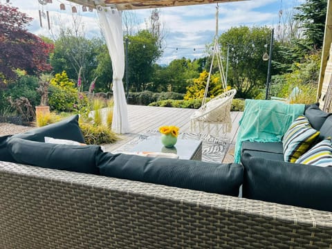 Patio, Garden, View (from property/room), Seating area, Garden view