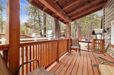 Moab Cozy Lane HotTub & Game Room with Pool Table House in Big Bear