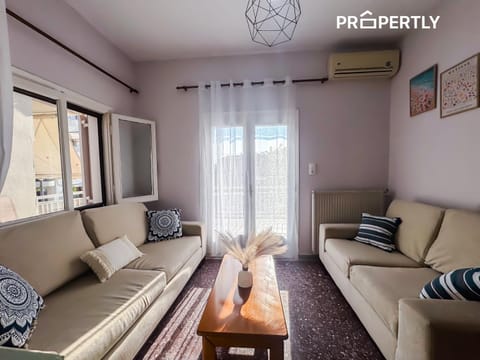 Living room, Seating area, air conditioner