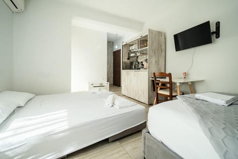 Seaside Studio in Nea Peramos, Sleeps 4 Apartment in Nea Peramos