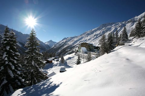 Off site, Day, Natural landscape, Winter, Skiing, Mountain view