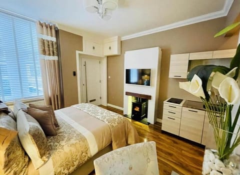 Isle Be Back-Ground Floor Flat Apartment in England