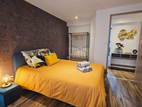 Bed, Bedroom