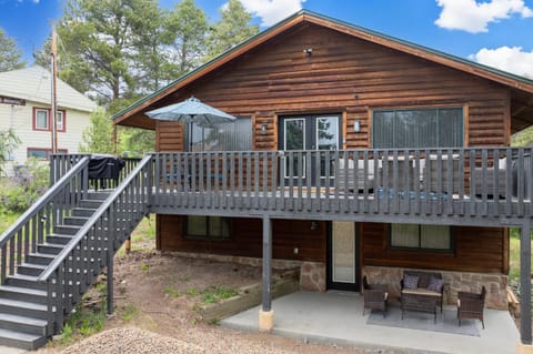 Pet Friendly, 4 Bedrooms Plus Game Room, Easy Walk to Lake Granby & Beacon Landing Marina House in Rocky Mountain National Park