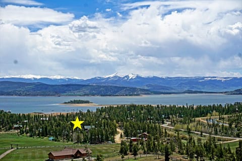 Large Wraparound Deck, Foosball Table, Close to Beacon Landing Marina House in Rocky Mountain National Park