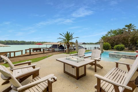 La Costa Drive House in Lake Conroe