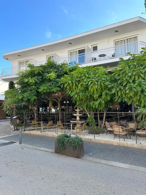 Property building, Day