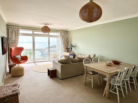 Stunning beach view apartment in Langland Apartment in Wales