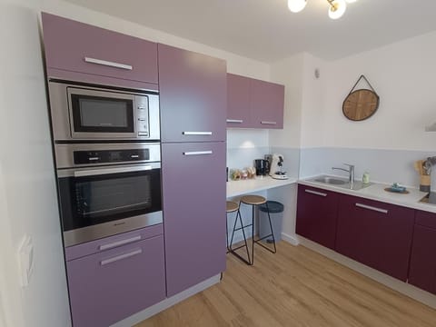 Kitchen or kitchenette, kitchen